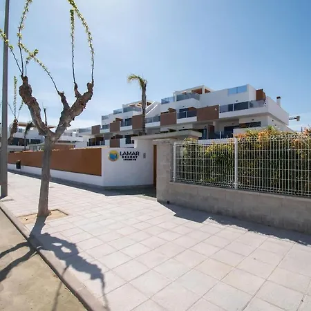 Apartment Face A La Piscine